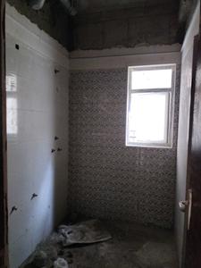 Common Bathroom Image of 2135 Sq.ft 4 BHK Apartment / Flat for sale in Amrapali Verona Heights, Noida Extension Greater Noida for Rs. 15465000