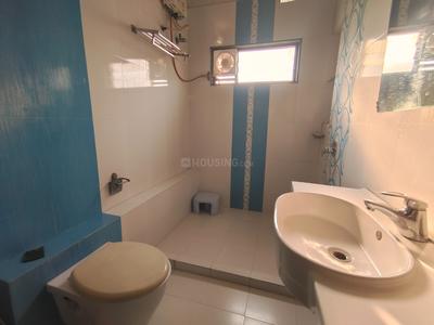 Bathroom Image of 900 Sq.ft 2 BHK Builder Floor for rent in Maninagar Ahmedabad for Rs. 26000