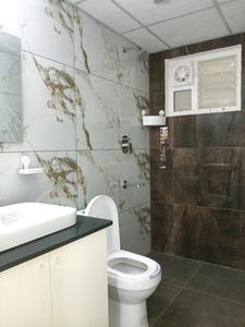 Common Bathroom Image of 579 Sq.ft 1 BHK Apartment / Flat for rent in K R Puram Bengaluru for Rs. 20000