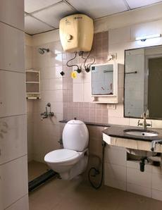 Bathroom Image of 1250 Sq.ft 2 BHK Apartment / Flat for sale in Bestech Park View Residency, Palam Vihar Gurgaon for Rs. 18500000