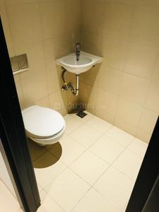 Bathroom Image of 2950 Sq.ft 3.5 BHK Apartment / Flat for sale in Panchshil Towers, Kharadi Pune for Rs. 46000000