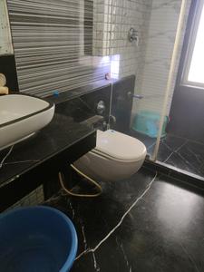 Common Bathroom Image of 1650 Sq.ft 3 BHK Apartment / Flat for sale in K Raheja Vistas, Powai Mumbai for Rs. 43000000