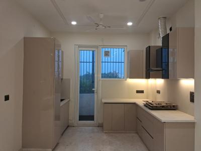 Kitchen Image of 1150 Sq.ft 3 BHK Builder Floor for sale in Paschim Vihar New Delhi for Rs. 29000000