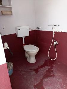 Bathroom Image of 200 Sq.ft 2 BHK Independent House for rent in Labour Colony Warangal for Rs. 8500