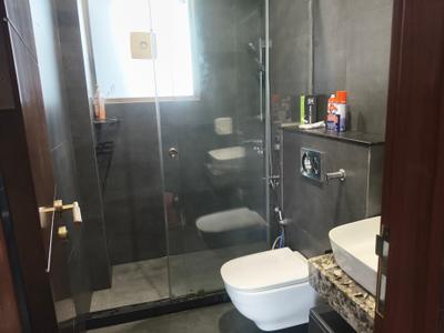 Bathroom Image of 1800 Sq.ft 1.5 BHK Builder Floor for rent in Sector 46 Noida for Rs. 28000