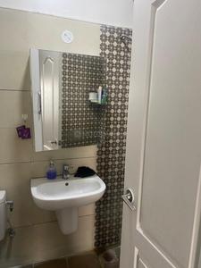 Bathroom Image of 1444 Sq.ft 3 BHK Apartment / Flat for sale in Kumar Picasso, Hadapsar Pune for Rs. 23500000