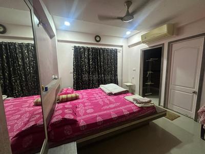 Bedroom Image of 2250 Sq.ft 3 BHK Apartment / Flat for rent in Bodakdev Ahmedabad for Rs. 55000