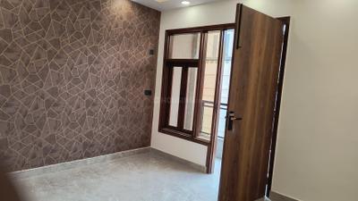 Bedroom Image of 1000 Sq.ft 3 BHK Builder Floor for sale in Govindpuri New Delhi for Rs. 6500000