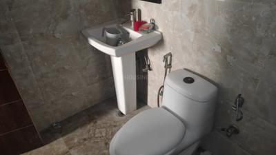 Bathroom Image of 477 Sq.ft 1 RK Studio for rent in Supertech Czar Suites, Omicron I Greater Noida for Rs. 18000