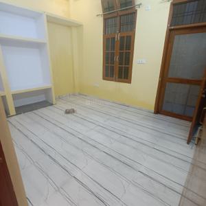 Bedroom Image of 1009 Sq.ft 3 BHK Builder Floor for rent in Rajajipuram Lucknow for Rs. 10000