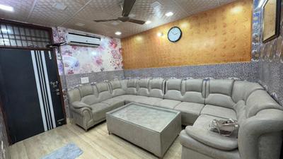 Bedroom Image of 990 Sq.ft 3 BHK Builder Floor for sale in Shahdara New Delhi for Rs. 15000000