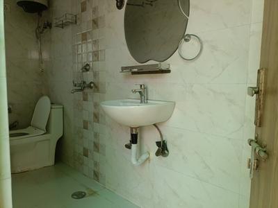 Bathroom Image of 900 Sq.ft 1 RK Apartment / Flat for rent in Sector 11 Dwarka New Delhi for Rs. 20000