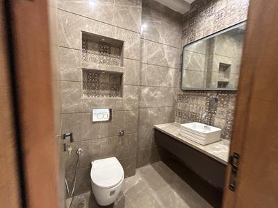 Bathroom Image of 11250 Sq.ft 6 BHK Farm House for sale in DLF Farms New Delhi for Rs. 200000000