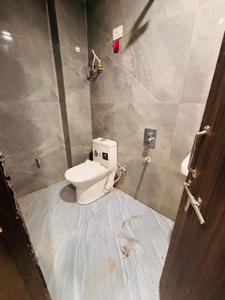 Bathroom Image of 750 Sq.ft 2 BHK Builder Floor for rent in Sultanpur New Delhi for Rs. 25000