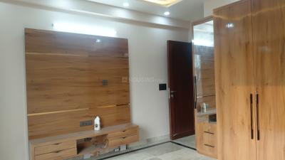 Bedroom Image of 3100 Sq.ft 3 BHK Builder Floor for rent in Sector 46 Noida for Rs. 70000