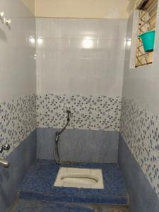 Bathroom Image of 800 Sq.ft 2 BHK Apartment / Flat for rent in Kodambakkam Chennai for Rs. 29000
