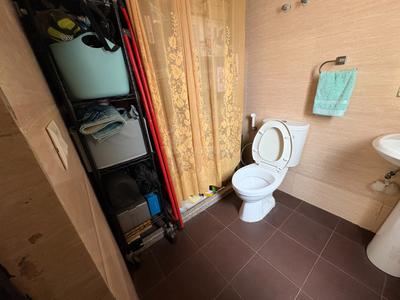 Bathroom Image of 1900 Sq.ft 3 BHK Apartment / Flat for sale in Dasnac The Jewel, Sector 75 Noida for Rs. 28000000