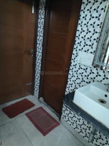 Bathroom Image of 1400 Sq.ft 2 BHK Apartment / Flat for sale in Alaknanda New Delhi for Rs. 28000000