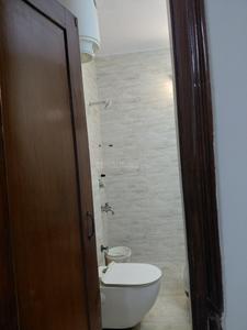Bathroom Image of 1500 Sq.ft 2 BHK Builder Floor for rent in Sector 47 Noida for Rs. 26000