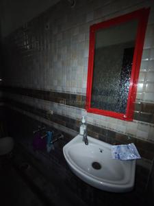 Bathroom Image of 800 Sq.ft 2 BHK Builder Floor for rent in Ganeshpur Roorkee for Rs. 9000