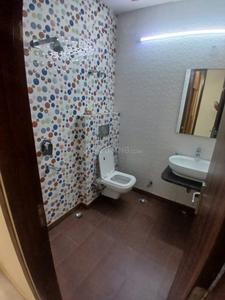Bathroom Image of 750 Sq.ft 2 BHK Builder Floor for rent in Pitampura New Delhi for Rs. 28000