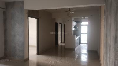 Living Room Image of 1625 Sq.ft 3 BHK Apartment / Flat for rent in Crossings GH7 Crossings Republik, Crossings Republik Ghaziabad for Rs. 24000