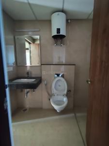 Bathroom Image of 2500 Sq.ft 4 BHK Apartment / Flat for rent in Rishita Manhattan, Gomti Nagar Extension Lucknow for Rs. 52000