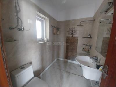 Bathroom Image of 2000 Sq.ft 3 BHK Apartment / Flat for rent in  Dayanand Colony RWA, Lajpat Nagar New Delhi for Rs. 120000