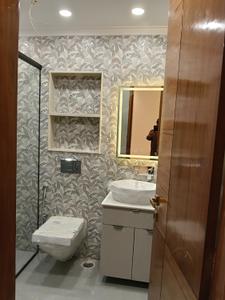 Bathroom Image of 1600 Sq.ft 3 BHK Apartment / Flat for sale in Alaknanda New Delhi for Rs. 35000000