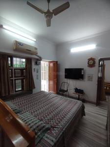 Bedroom Image of 1800 Sq.ft 2 BHK Builder Floor for rent in Safdarjung Enclave New Delhi for Rs. 75000