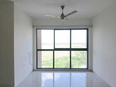 Living Room Image of 900 Sq.ft 2 BHK Apartment / Flat for rent in Lodha Splendora Riverview, Kasarvadavali Thane for Rs. 28000