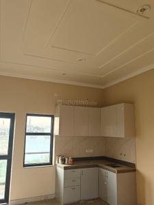 Kitchen Image of 950 Sq.ft 1 BHK Builder Floor for rent in Jagrati Vihar Meerut for Rs. 10000