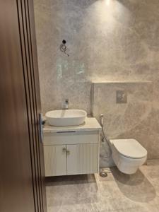 Bathroom Image of 2700 Sq.ft 4 BHK Builder Floor for sale in Greater Kailash I New Delhi for Rs. 85100000