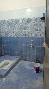 Bathroom Image of 500 Sq.ft 2 BHK Apartment / Flat for rent in Huzur Rewa for Rs. 6000