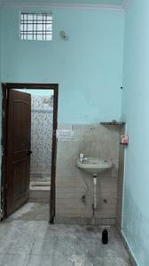 Bathroom Image of 520 Sq.ft 1 BHK Independent House for rent in Sector 13 Gurgaon for Rs. 9500