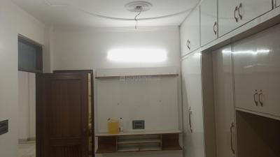 Bedroom Image of 1200 Sq.ft 3 BHK Builder Floor for sale in Pitampura New Delhi for Rs. 8500000