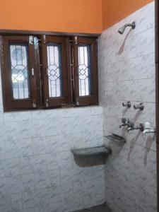 Bathroom Image of 2500 Sq.ft 3 BHK Builder Floor for rent in Ajabpur Kalan Dehradun for Rs. 15000