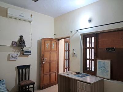 Bedroom Image of 2520 Sq.ft 3 BHK Builder Floor for rent in Punjabi Bagh New Delhi for Rs. 45000
