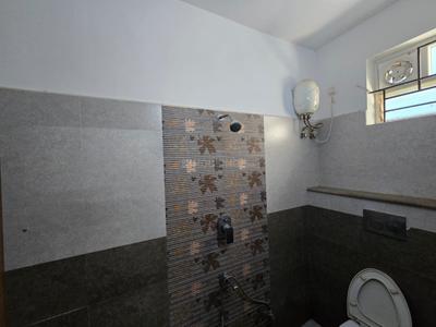 Bathroom Image of 1050 Sq.ft 2 BHK Apartment / Flat for rent in VGP Baby Nagar, Velachery Chennai for Rs. 30000