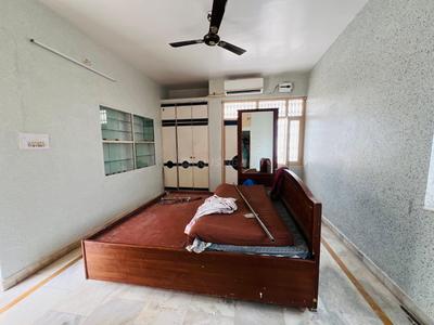 Bedroom Image of 1900 Sq.ft 3 BHK Independent House for rent in Kankarbagh Patna for Rs. 27000