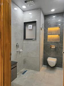 Common Bathroom Image of 2000 Sq.ft 4 BHK Builder Floor for sale in Vaishali Ghaziabad for Rs. 19500000
