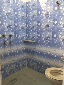 Common Bathroom Two Image of 1000 Sq.ft 3 BHK Apartment / Flat for sale in Sector 13 Rohini New Delhi for Rs. 16500000