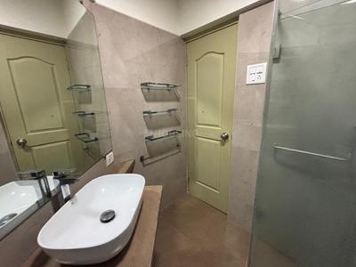 Bathroom Image of 1150 Sq.ft 3 BHK Apartment / Flat for rent in Skyline Poseidon, Andheri West Mumbai for Rs. 130000