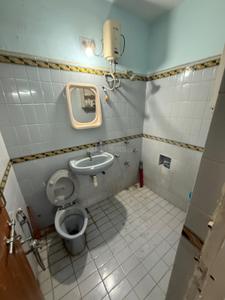 Bathroom Image of 1980 Sq.ft 3 BHK Apartment / Flat for rent in Paldi Ahmedabad for Rs. 22000
