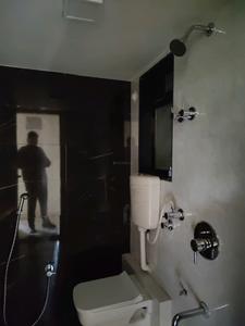 Common Bathroom Image of 750 Sq.ft 2 BHK Apartment / Flat for rent in Kasarvadavali Thane for Rs. 23999