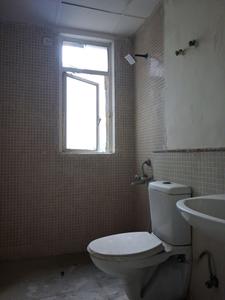 Common Bathroom Image of 1220 Sq.ft 3 BHK Apartment / Flat for sale in Jaypee Kosmos, Sector 134 Noida for Rs. 10600000