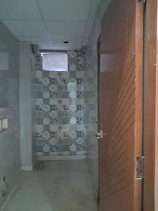Common Bathroom Image of 1500 Sq.ft 3 BHK Apartment / Flat for sale in Sector 73 Noida for Rs. 5100000