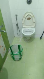 Bathroom Image of 610 Sq.ft 1 RK Apartment / Flat for rent in Vadapalani Chennai for Rs. 19400
