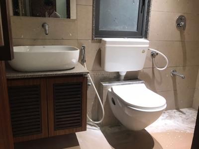 Bathroom Image of 1250 Sq.ft 3 BHK Apartment / Flat for rent in Vaishno Devi Circle Ahmedabad for Rs. 33000