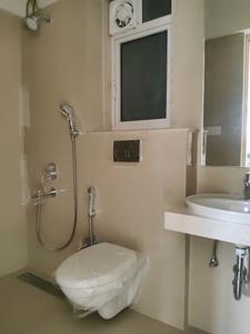 Common Bathroom Image of 1000 Sq.ft 2 BHK Apartment / Flat for sale in Piramal Revanta, Mulund West Mumbai for Rs. 21000000